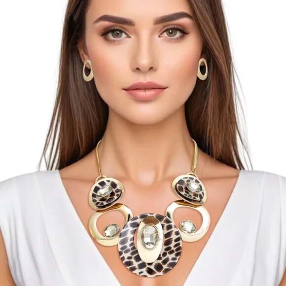 Gold Leopard Circular Bib Necklace Set - Picture 1 of 2